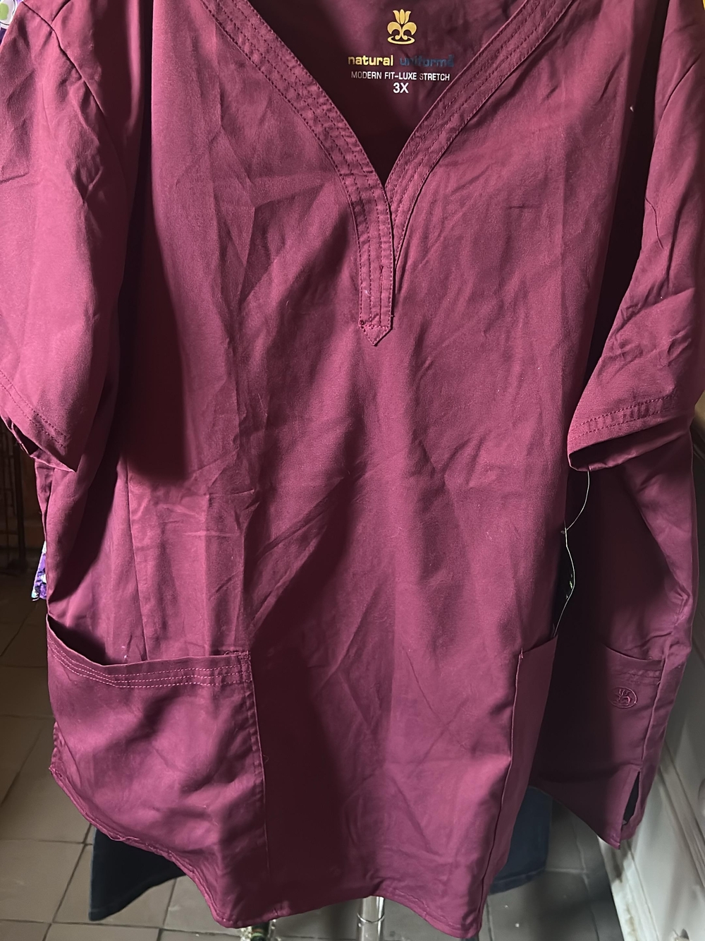 Men's V-Neck Scrub Top - Burgundy (3X)